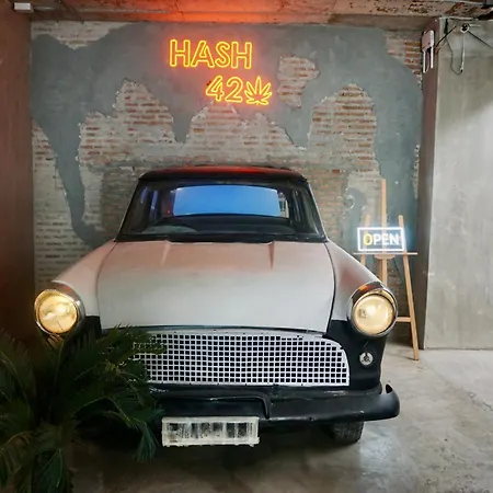 Silom Soi 3 Hash Apartment Hip And Funky With Rooftop View