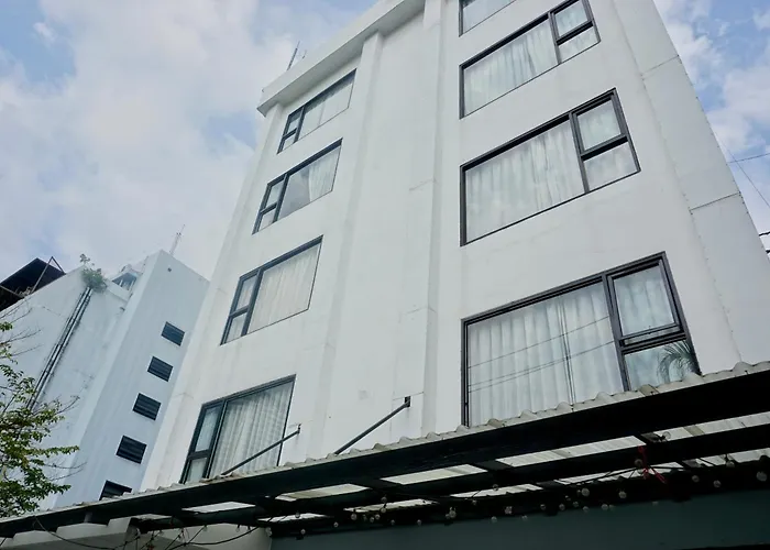 Silom Soi 3 Hash Hip And Funky With Rooftop View *